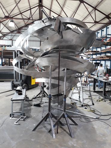 "Thunderdome" by Alice Aycock.
Fabrication and installation by EES Design Studio.