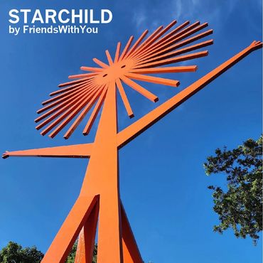 "Starchild" by FriendsWithYou. Miami Beach, Florida, US, 2022. Fabrication & install by EES Design.