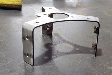 "Flow" by Jen Lewin in Honolulu, Hawaii, US
Metal Collar Fabrication (PC: EES Design Studio)