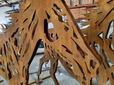 "Silhouette Herd" by Wendy Klemperer in Davie, Florida, US
Sculpture Fabrication and install by EES