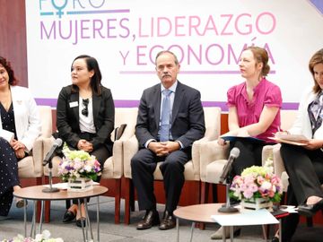 Senador Gustavo Madero en el Foro Mujeres, Liderazgo y Economía 