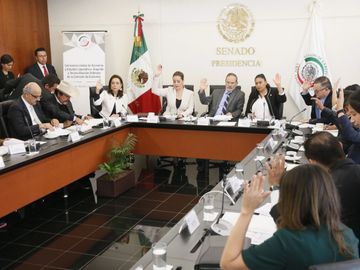 Senador Gustavo Madero en Reunión de Comisiones Unidas de Economía y Estudios legislativos Segunda