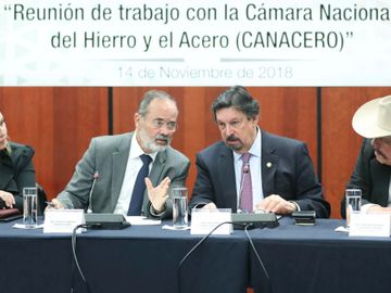Senador Gustavo Madero en reunión con la CANACERO
