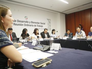 Senador Gustavo Madero en Reunión de la Comisión de Desarrollo y Bienestar Social