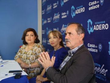 Senador Gustavo Madero en conferencia de prensa ante medios de Parral, Chihuahua