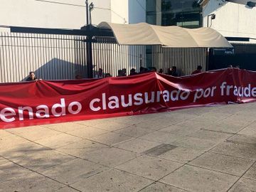 Senado clausurado por fraude en la CNDH
