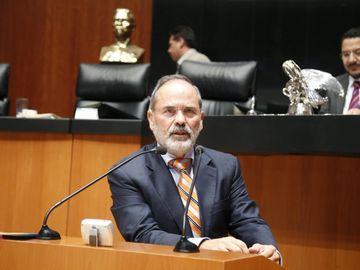 Gustavo Madero presenta exhorto para que no se impidan investigaciones contra EPN por corrupción