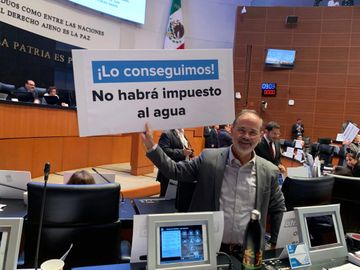 Gustavo Madero en trabajo para desechar el impuesto al agua de riego