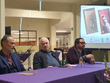 Gustavo Madero en Juárez durante la presentación del libreo "GustavoA. Madero" de Ignacio Solares
