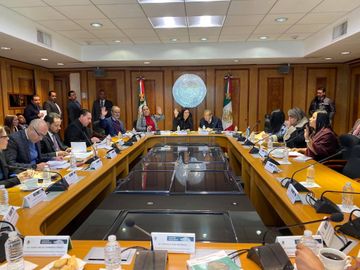 Gustavo Madero en reunión de la Mesa Directiva de la Comisión Permanente.