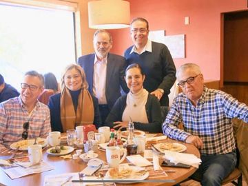 Gustavo Madero con integrantes del Sistema PAN Chihuahua