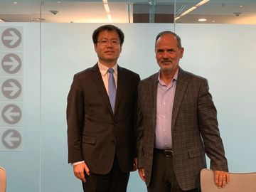 Senador Gustavo Madero en reunión con Han-Koo Yeo, viveministro de Corea del Sur