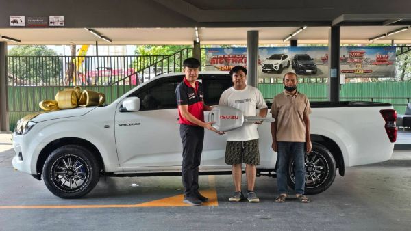 เซลล์ไผ่ส่งมอบ Isuzu D-Max Spacecab 2.2 Ddi S MT แต่งล้อแม็กให้ลูกค้าขอนแก่น