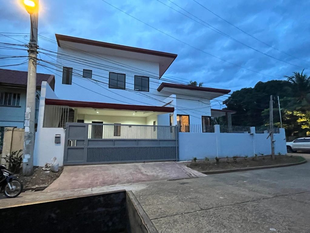 TWO (2) STOREY RESIDENTIAL BUILDING