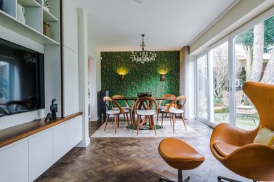 Example of mixing styles.
Photography @Jack Hinds