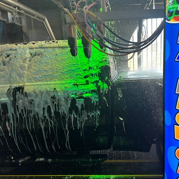 Valencia Car wash is cheapest car wash in Santa Clarita near me car wash coupons rainbow wax
