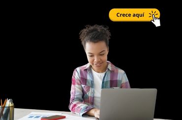 Mujer joven trabajando, representando crecimiento individual