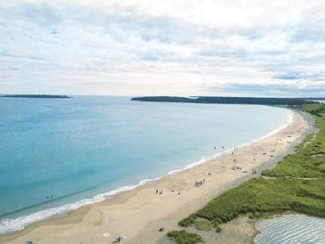 Image of beach on South Shore Nova Scotia, Hirtles Beach, beaches near Mahone Bay NS
