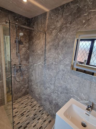 Walk in shower wet room