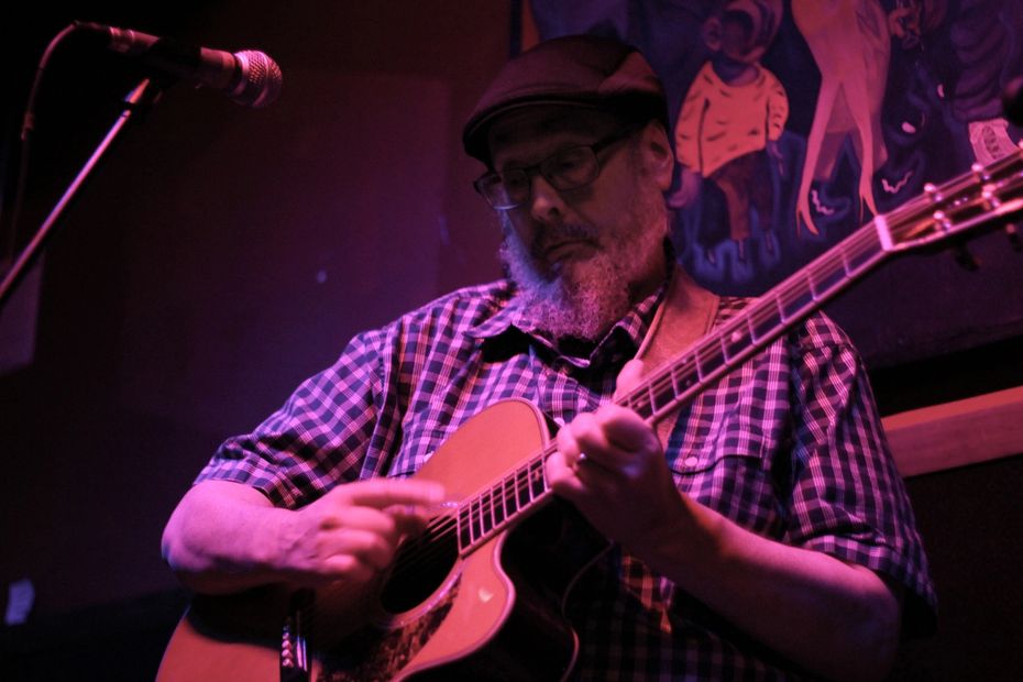 Steven J. Schmidt performs at The Tonic Room in Chicago