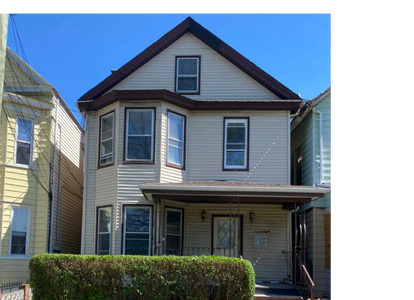 2 FAMILY FULLY RENOVATED
6 BEDROOMS 2 FLL BATHROOMS
BEAUTUFUL ATTIC!!