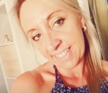 Owner of Debarke to Sparkle Lara Cleaning Professional Specialist