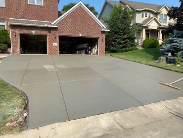 Broom finish concrete driveway