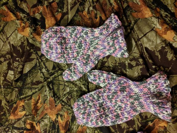 crocheted mittens