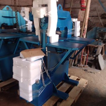 Hydraulische pers voor tegelproductie