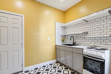 Tri-plex kitchenette