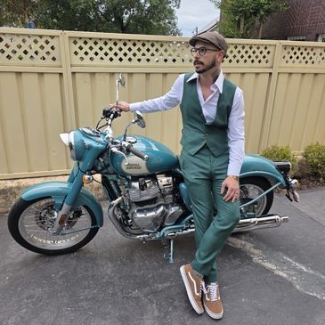 I’m Anthony, an apprentice hairdresser with 16 years of experience in the body piercing industry—whe