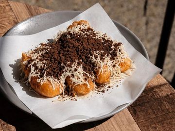 Pisang Cheese Coklat Oreo dari kedai pisang cheese Kuala Pilah dengan gabungan keju, coklat, Oreo.