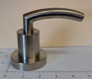 9-8T5C60 ADINA LAV HANDLE & ESCUTCHEON 
LIMITED COLORS AVAILABLE
(Gen II - INTERCHANGEABLE HANDLE AN