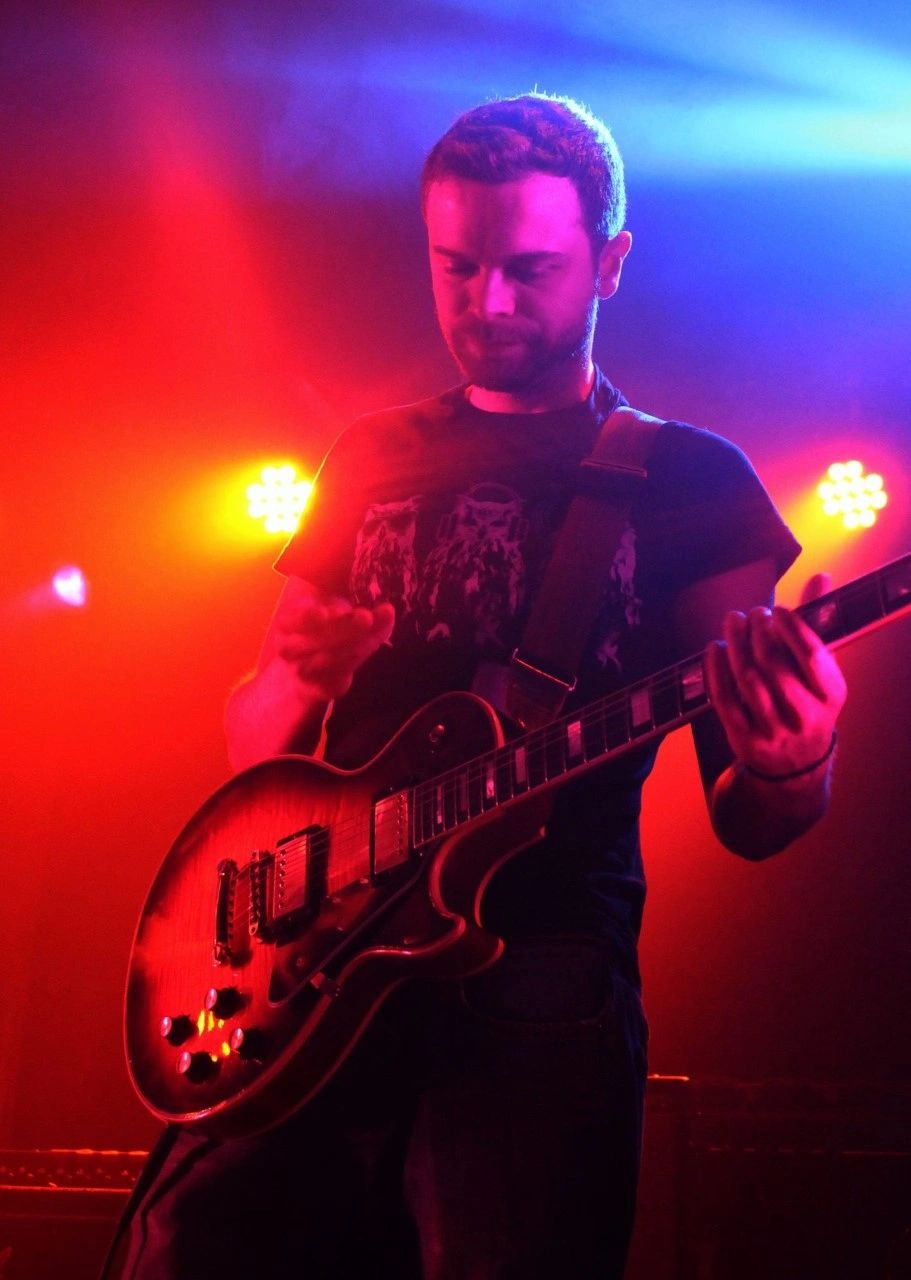 Charlie Hodgson guitar tutor live on stage – expert UK lessons for kids, adults, online & in-person