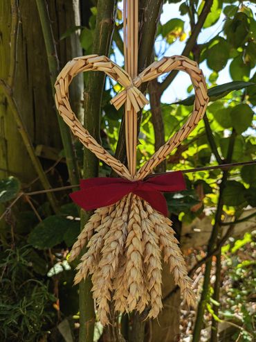 Arrow Plait Heart Shaped Harvest Trophy, £20