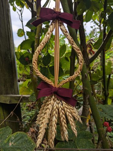 Arrow Plait Pear Shaped Harvest Trophy, £20
