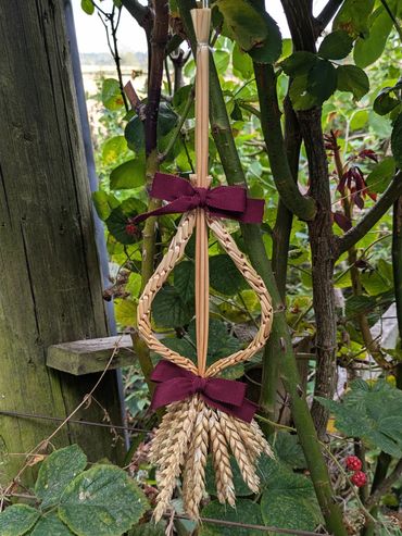 Arrow Plait Pear Shaped Harvest Trophy, £20