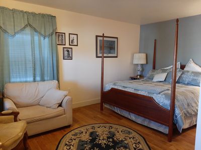 Emma Nevada Suite, King Sized bed