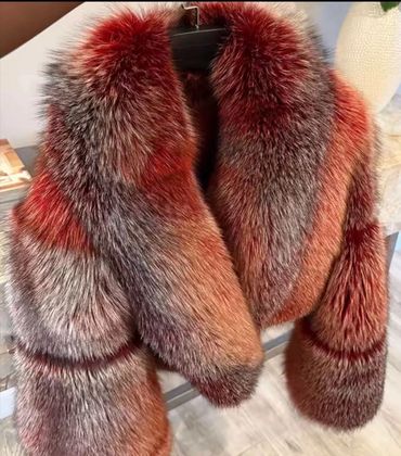 Red sandy
Fox fur in reddish brown