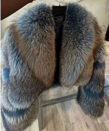 Blue opal
Blue tip fox fur