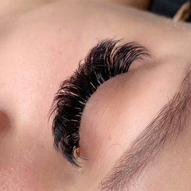 Pensacola mega volume lashes