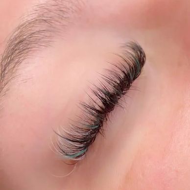 Colored hybrid lashes pensacola