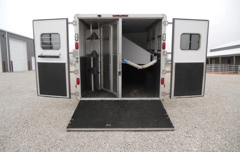 We have years of experience handling horses. We haul in an aluminum GN LQ horse trailer.