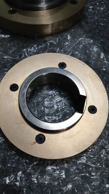 ชิ้นส่วนอะไหล่หรืออุปกรณ์ประกอบในงานอุตสาหกรรม