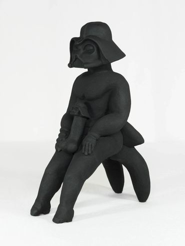 Escultura Yo soy tu padre de Alejandro Lucadamo. Serie Paleolítico Pop
Arcilla refractaria pintada
3