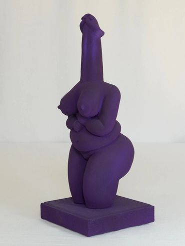 Escultura Falo Venus de Alejandro Lucadamo. Serie Paleolítico Pop.
Arcilla refractaria pintada
35 x