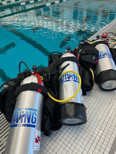 317 Diving SCUBA Diving Tanks and Gear at pool training center