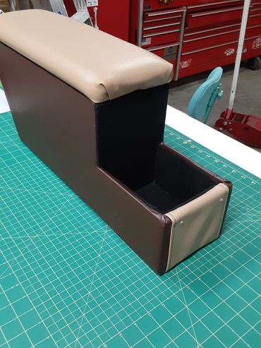 Center arm rest removed