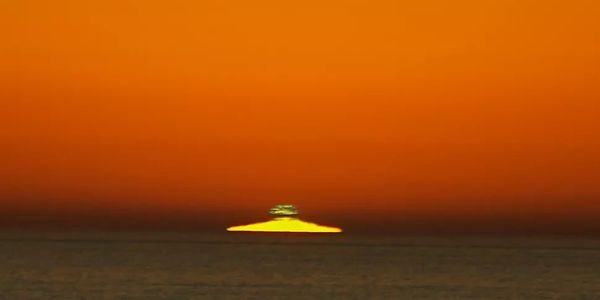 image of green flash phenomenon from a Sunset Cruise with Tiki Boat Adventures Key West