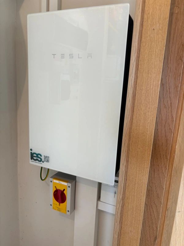 Tesla Powerwall, Solar Power, Renewables, Built-in Inverter, Integrity Energy Solutions, Newcastle